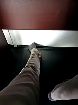 Snapshot of robinsan1010 chatting on 03/10/25, 01:32 robinsan1010 online show from 03/10/25, 01:32