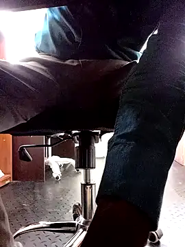 Snapshot of robinsan1010 chatting on 03/20/25, 05:57 robinsan1010 online show from 03/20/25, 05:57