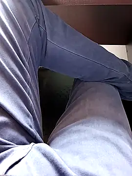 Snapshot of robinsan1010 chatting on 03/05/25, 09:38 robinsan1010 online show from 03/05/25, 09:38