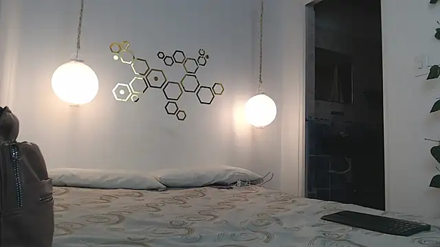 Snapshot of adriscute chatting on 03/18/25, 04:29 adriscute online show from 03/18/25, 04:29