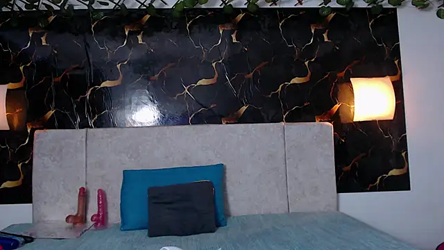 Snapshot of adriscute chatting on 04/14/26, 07:52 adriscute online show from 04/14/26, 07:52