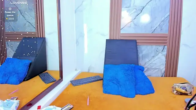 HannyMansonh online show from 12/14/25, 03:57