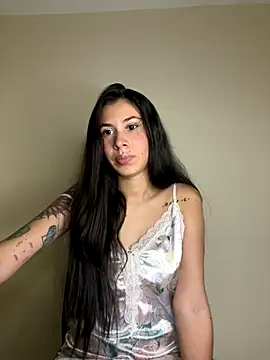 Snapshot of alia_bashar chatting on 10/16/25, 02:09 alia bashar online show from 10/16/25, 02:09