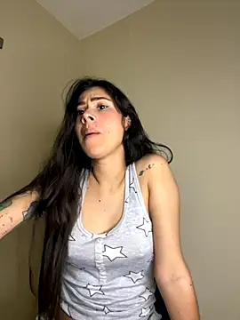 Snapshot of alia_bashar chatting on 10/06/25, 02:35 alia bashar online show from 10/06/25, 02:35