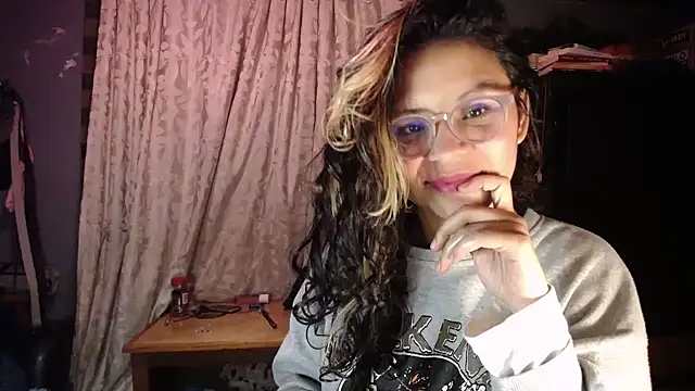 Snapshot of Hathorlove chatting on 02/24/26, 06:47 Hathorlove online show from 02/24/26, 06:47