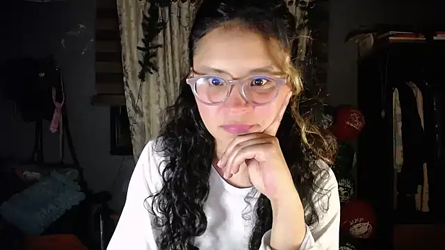 Hathorlove online show from 12/17/25, 03:22