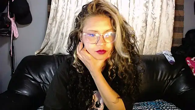 Snapshot of Hathorlove chatting on 01/07/25, 11:14 Hathorlove online show from 01/07/25, 11:14