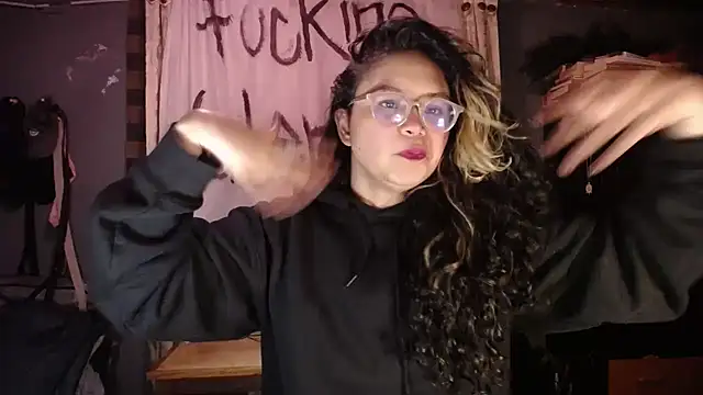 Snapshot of Hathorlove chatting on 02/18/26, 07:06 Hathorlove online show from 02/18/26, 07:06