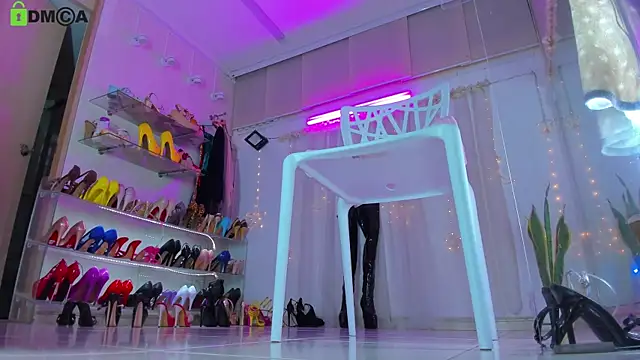 kendrarioss online show from 10/24/25, 09:03