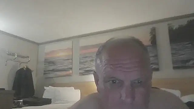 Snapshot of 505Lookin4W2fwb chatting on 04/30/26, 03:30 505Lookin4W2fwb online show from 04/30/26, 03:30