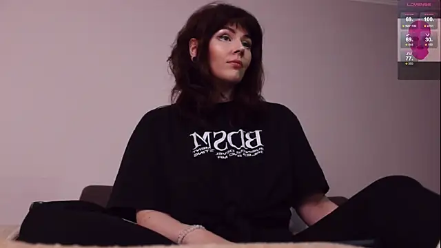 Luna Blake online show from 10/11/25, 10:05