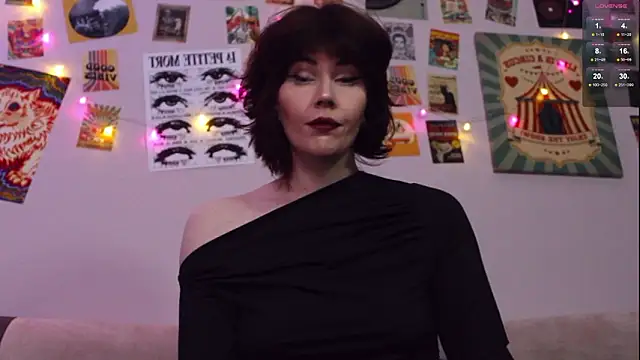 Snapshot of Luna_Blake chatting on 03/22/26, 12:18 Luna Blake online show from 03/22/26, 12:18