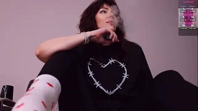 Luna Blake online show from 10/16/25, 10:12