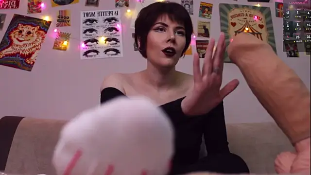 Luna Blake online show from 04/30/26, 04:25