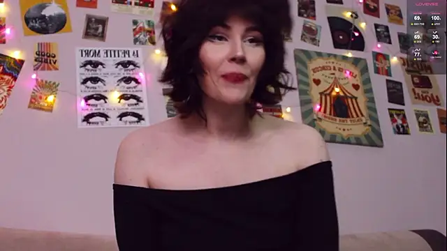 Snapshot of Luna_Blake chatting on 03/18/26, 01:13 Luna Blake online show from 03/18/26, 01:13