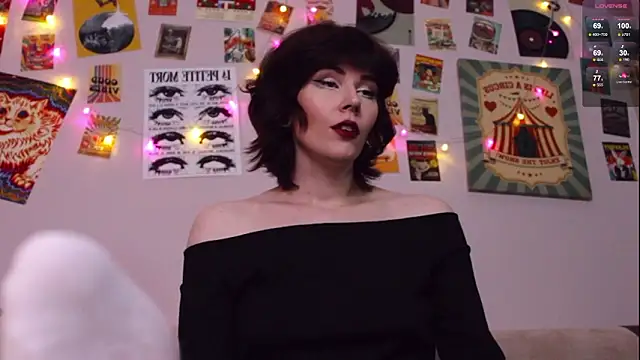 Snapshot of Luna_Blake chatting on 03/21/26, 01:04 Luna Blake online show from 03/21/26, 01:04