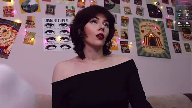 Snapshot of Luna_Blake chatting on 03/19/26, 01:44 Luna Blake online show from 03/19/26, 01:44