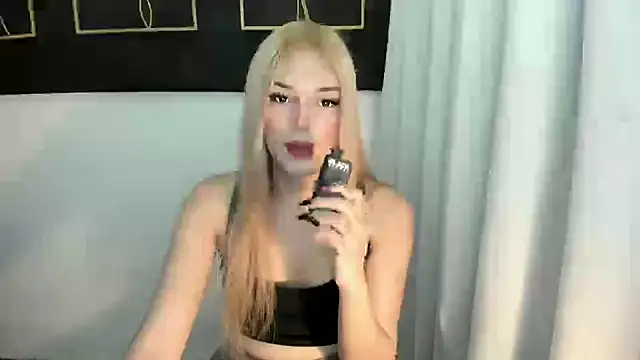 Snapshot of hotstellacumxxx chatting on 09/28/25, 02:02 hotstellacumxxx online show from 09/28/25, 02:02