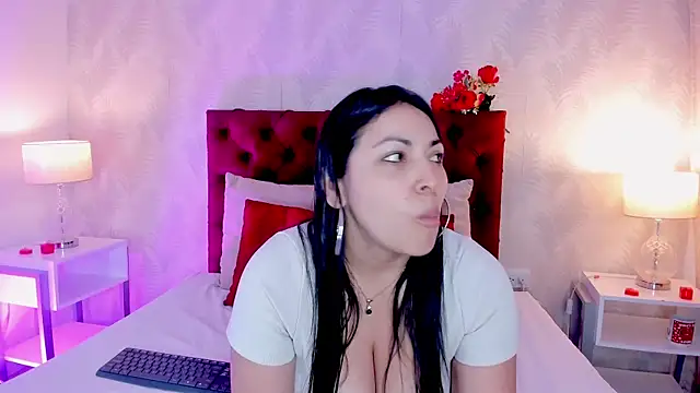 Snapshot of KarlyPrint chatting on 03/01/25, 02:13 KarlyPrint online show from 03/01/25, 02:13