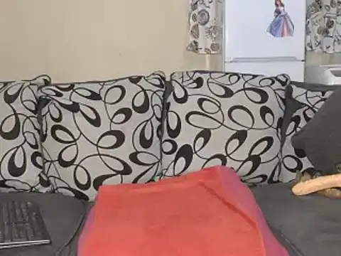 Snapshot of DollyPerryXX chatting on 12/28/24, 01:18 DollyPerryXX online show from 12/28/24, 01:18