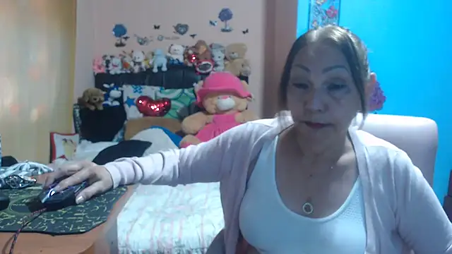 Snapshot of milfeddy_ chatting on 09/15/25, 01:11 milfeddy online show from 09/15/25, 01:11
