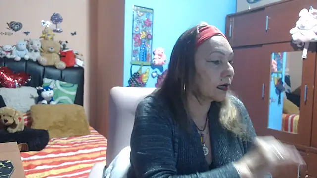 Snapshot of milfeddy_ chatting on 03/22/25, 08:37 milfeddy online show from 03/22/25, 08:37