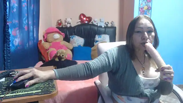 Snapshot of milfeddy_ chatting on 02/19/25, 03:38 milfeddy online show from 02/19/25, 03:38