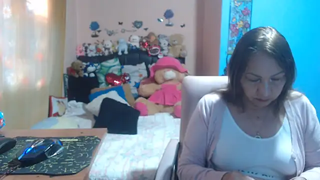 Snapshot of milfeddy_ chatting on 09/13/25, 12:38 milfeddy online show from 09/13/25, 12:38