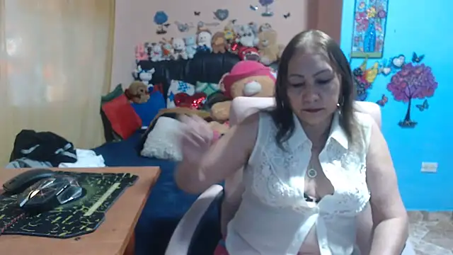 Snapshot of milfeddy_ chatting on 10/15/25, 08:28 milfeddy online show from 10/15/25, 08:28