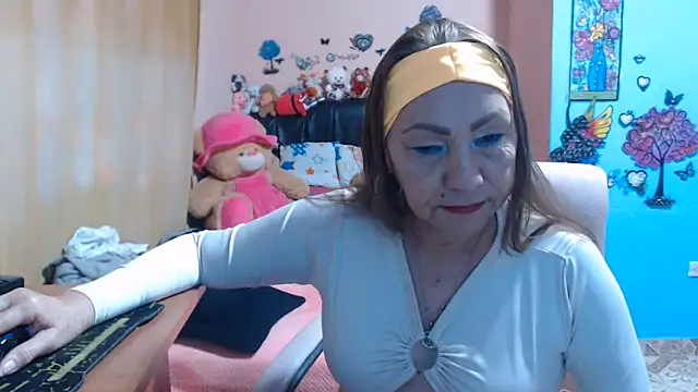 Snapshot of milfeddy_ chatting on 06/11/26, 12:02 milfeddy online show from 06/11/26, 12:02