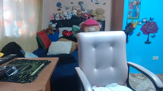 Snapshot of milfeddy_ chatting on 10/16/25, 12:24 milfeddy online show from 10/16/25, 12:24