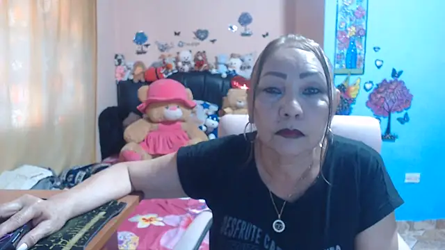 Snapshot of milfeddy_ chatting on 05/27/26, 09:00 milfeddy online show from 05/27/26, 09:00