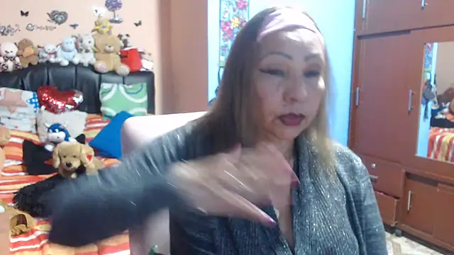 Snapshot of milfeddy_ chatting on 03/15/25, 09:27 milfeddy online show from 03/15/25, 09:27