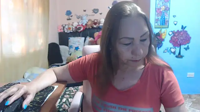 Snapshot of milfeddy_ chatting on 04/20/26, 01:03 milfeddy online show from 04/20/26, 01:03