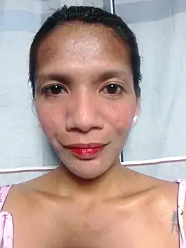 Snapshot of SofiaLibreTs chatting on 12/19/25, 04:27 SofiaLibreTs online show from 12/19/25, 04:27