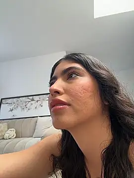 Gaby zahir  online show from 11/10/25, 04:34