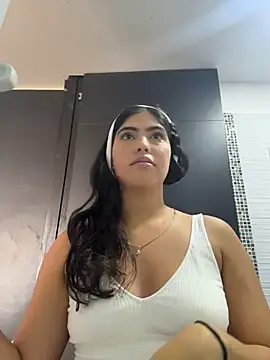 Gaby zahir  online show from 11/15/25, 06:12