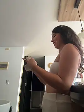 Gaby zahir  online show from 11/29/25, 02:06