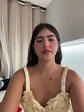 Snapshot of Gaby_zahir_ chatting on 05/19/26, 09:27 Gaby zahir online show from 05/19/26, 09:27