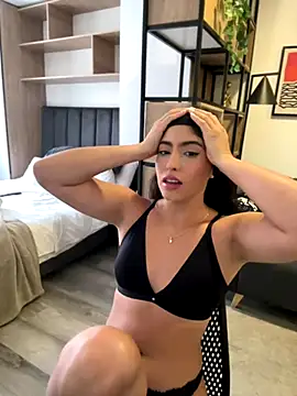 Gaby zahir  online show from 10/18/25, 06:21