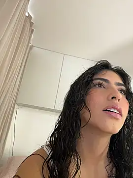 Gaby zahir  online show from 10/29/25, 03:22