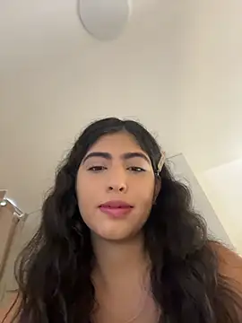 Gaby zahir  online show from 10/27/25, 11:22