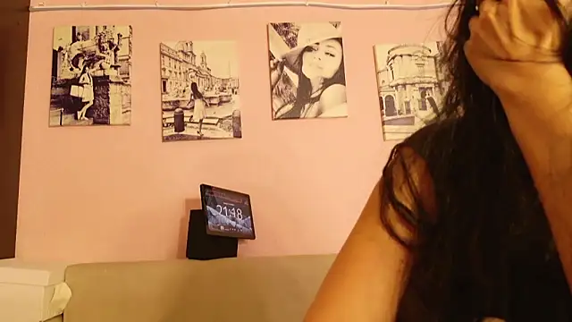 Snapshot of NaomiBlack35 chatting on 09/11/25, 06:19 NaomiBlack35 online show from 09/11/25, 06:19