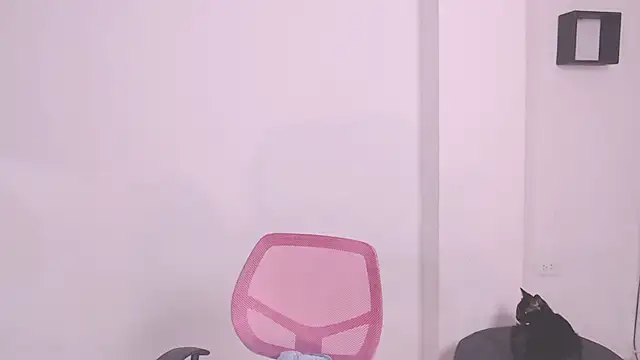 Snapshot of 1eve_rox chatting on 02/24/26, 10:32 1eve rox online show from 02/24/26, 10:32