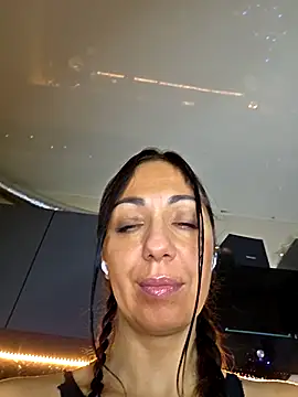 LeticiaWoods online show from 12/05/25, 08:46