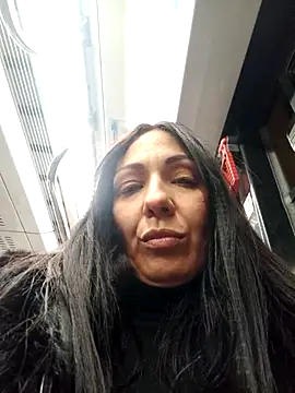 Snapshot of LeticiaWoods chatting on 02/15/25, 05:28 LeticiaWoods online show from 02/15/25, 05:28