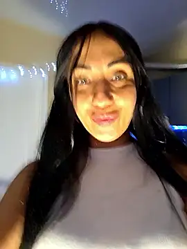 Snapshot of LeticiaWoods chatting on 06/16/26, 02:28 LeticiaWoods online show from 06/16/26, 02:28