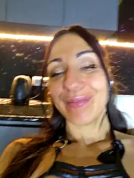 LeticiaWoods online show from 12/15/25, 04:24