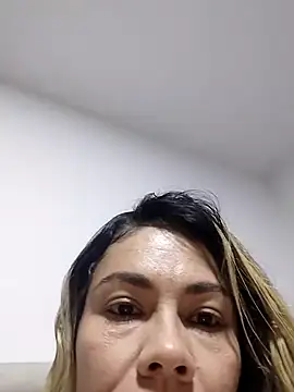 Snapshot of JennyRouse01 chatting on 12/15/25, 12:05 JennyRouse01 online show from 12/15/25, 12:05