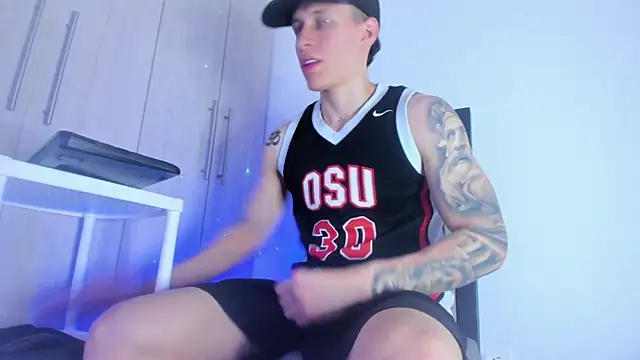 Snapshot of enzo_bvlgari chatting on 03/02/25, 09:41 enzo bvlgari online show from 03/02/25, 09:41